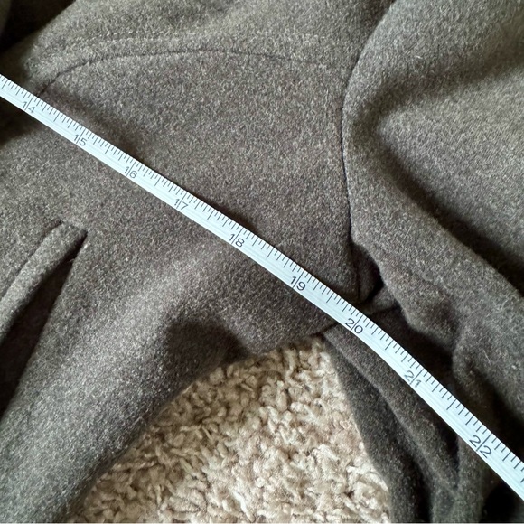 See Thru Soul Women’s Grey Cropped Pea Coat - Size Large - Picture 6 of 11